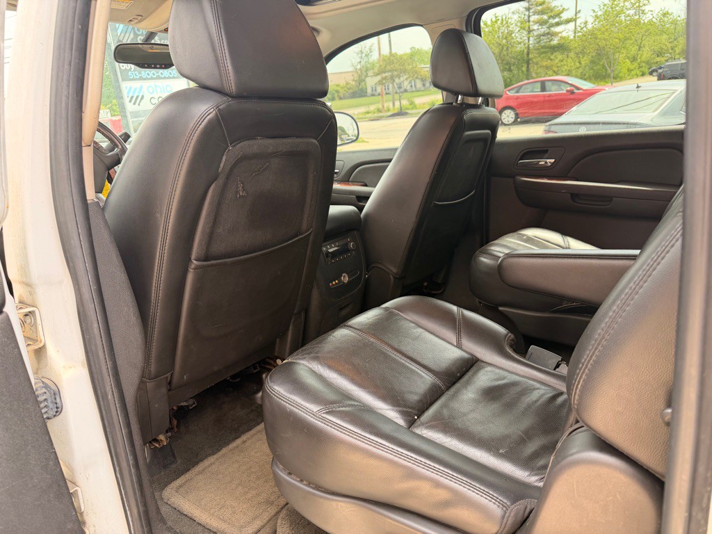 2007 Chevrolet Suburban Image 12