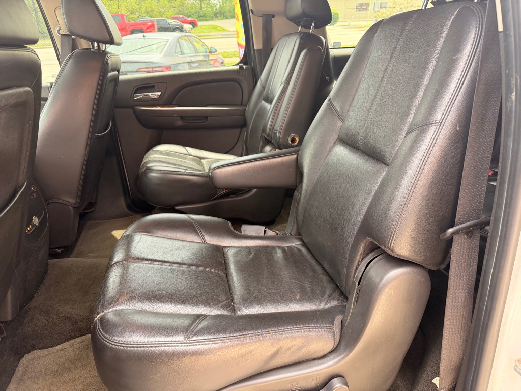 2007 Chevrolet Suburban Image 13