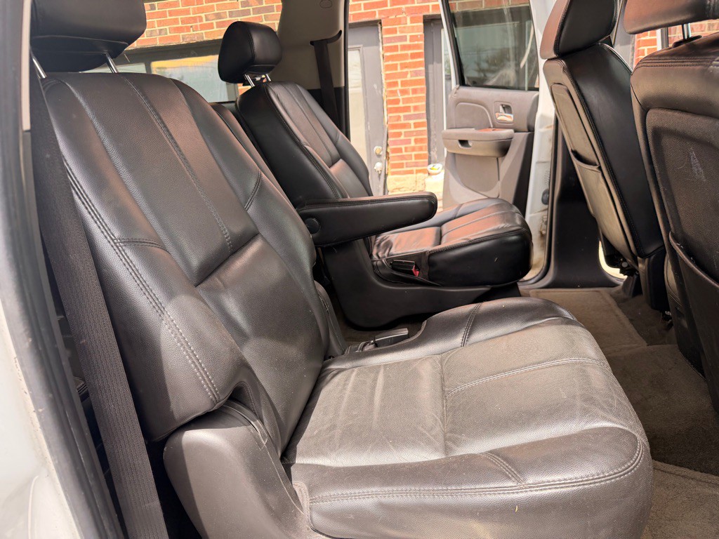 2007 Chevrolet Suburban Image 19