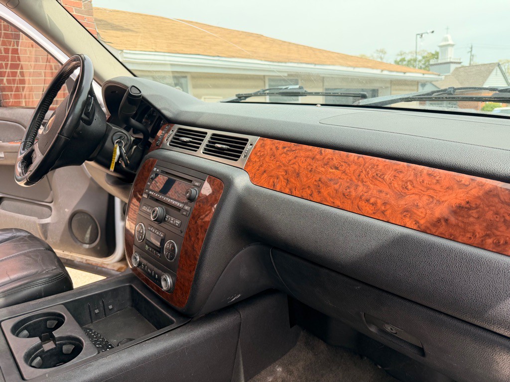 2007 Chevrolet Suburban Image 21