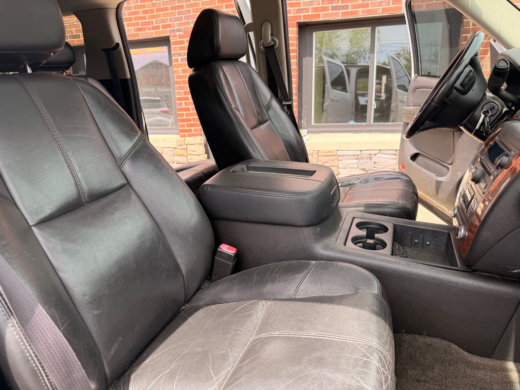 2007 Chevrolet Suburban Image 23