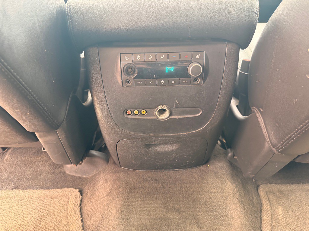 2007 Chevrolet Suburban Image 32