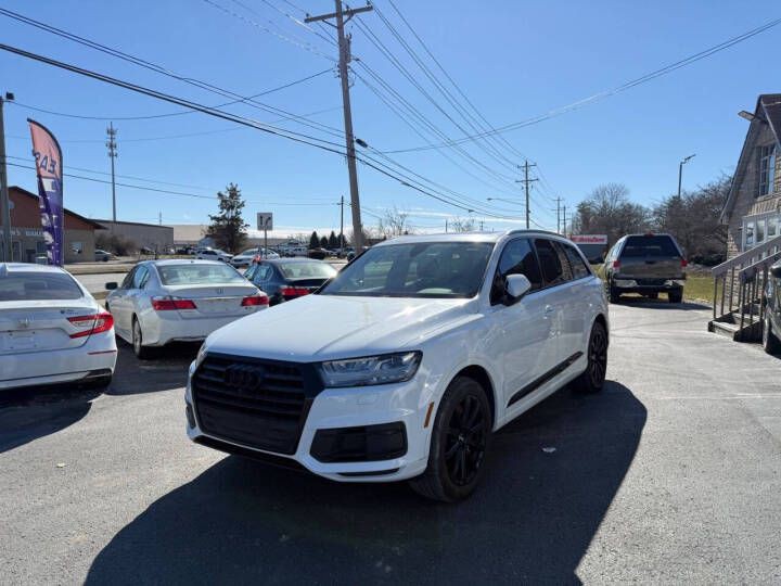 2017 Audi Q7 Image 1