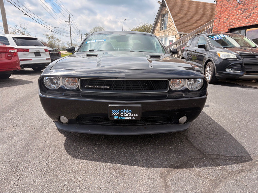 2011 Dodge Challenger Image 2