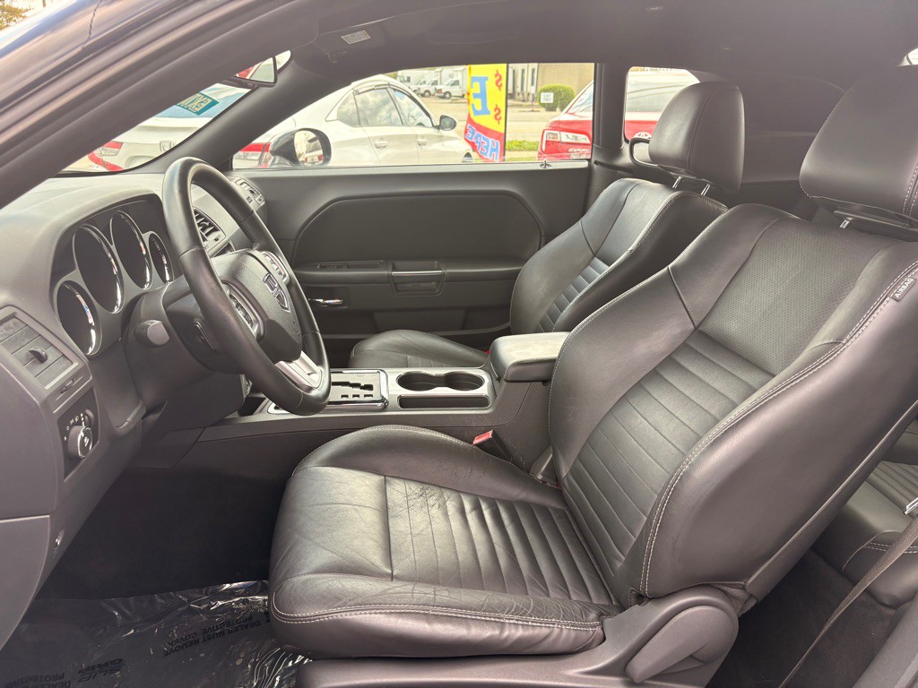 2011 Dodge Challenger Image 8