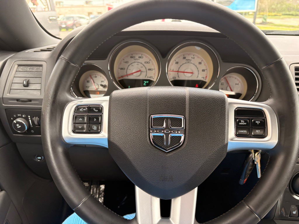 2011 Dodge Challenger Image 16