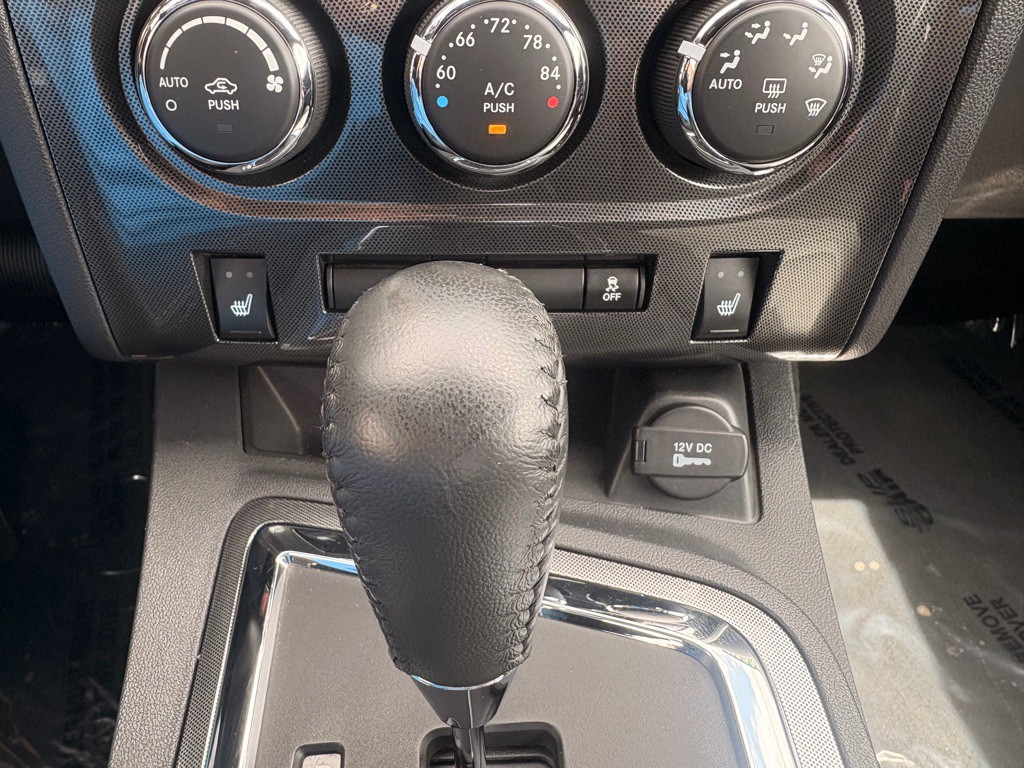 2011 Dodge Challenger Image 19