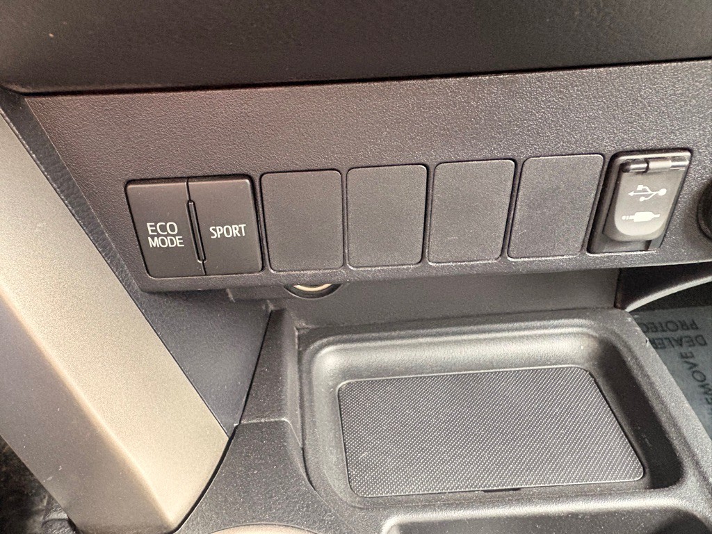 2014 Toyota Rav4 Image 28