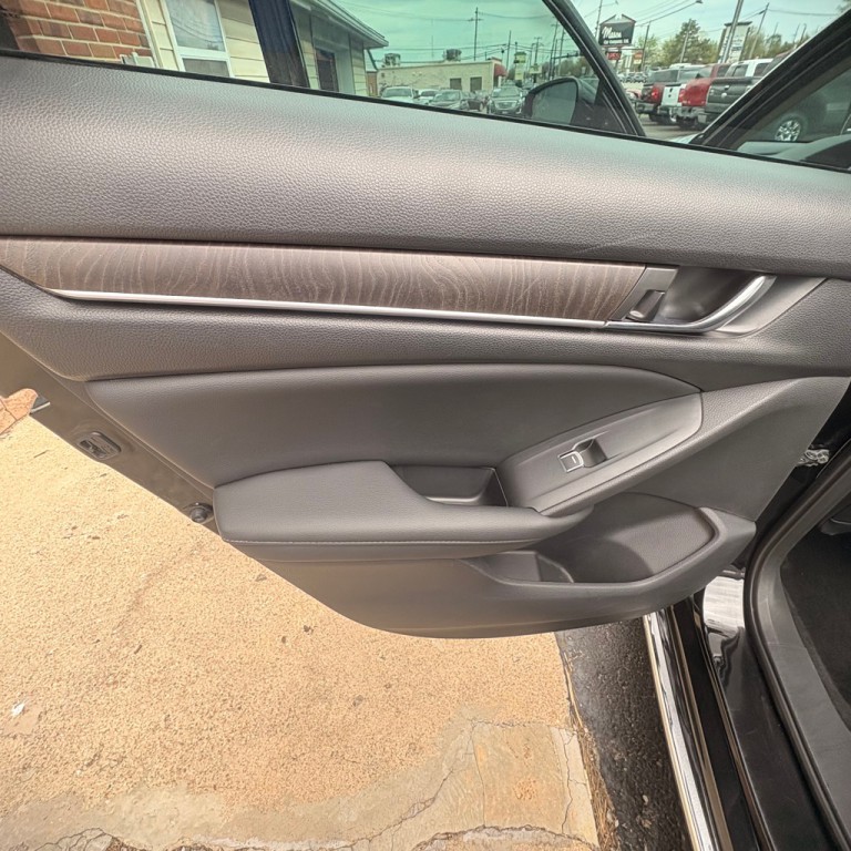 2022 Honda Accord Image 18