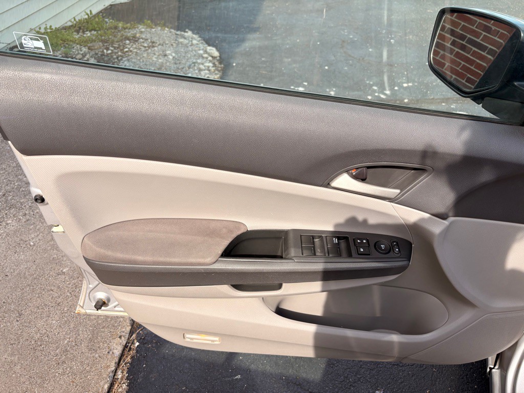 2009 Honda Accord Image 10