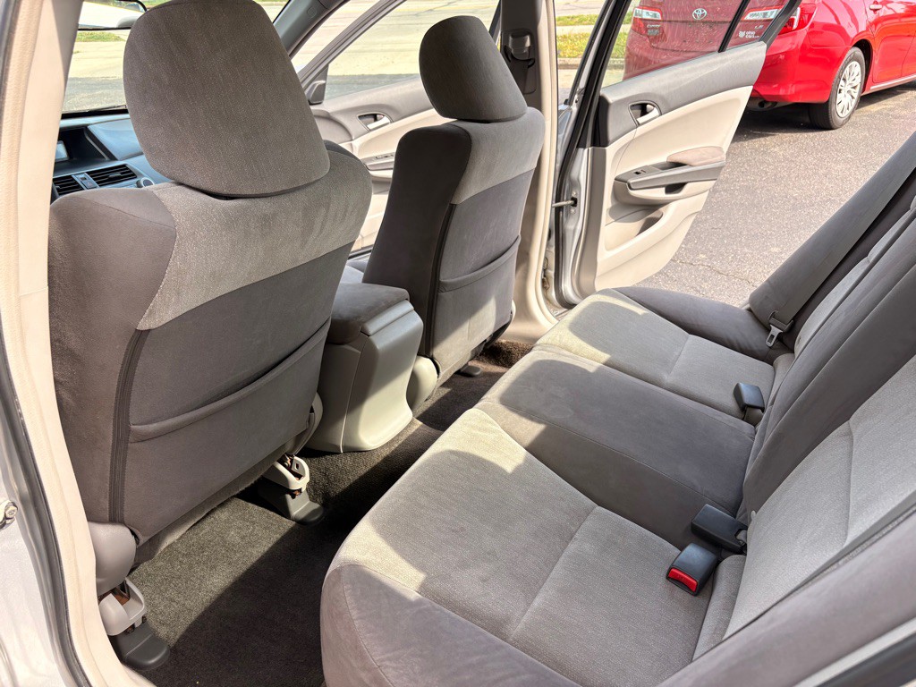 2009 Honda Accord Image 11