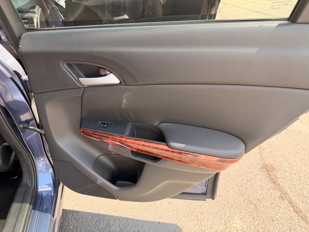 2012 Honda Crosstour Image 18