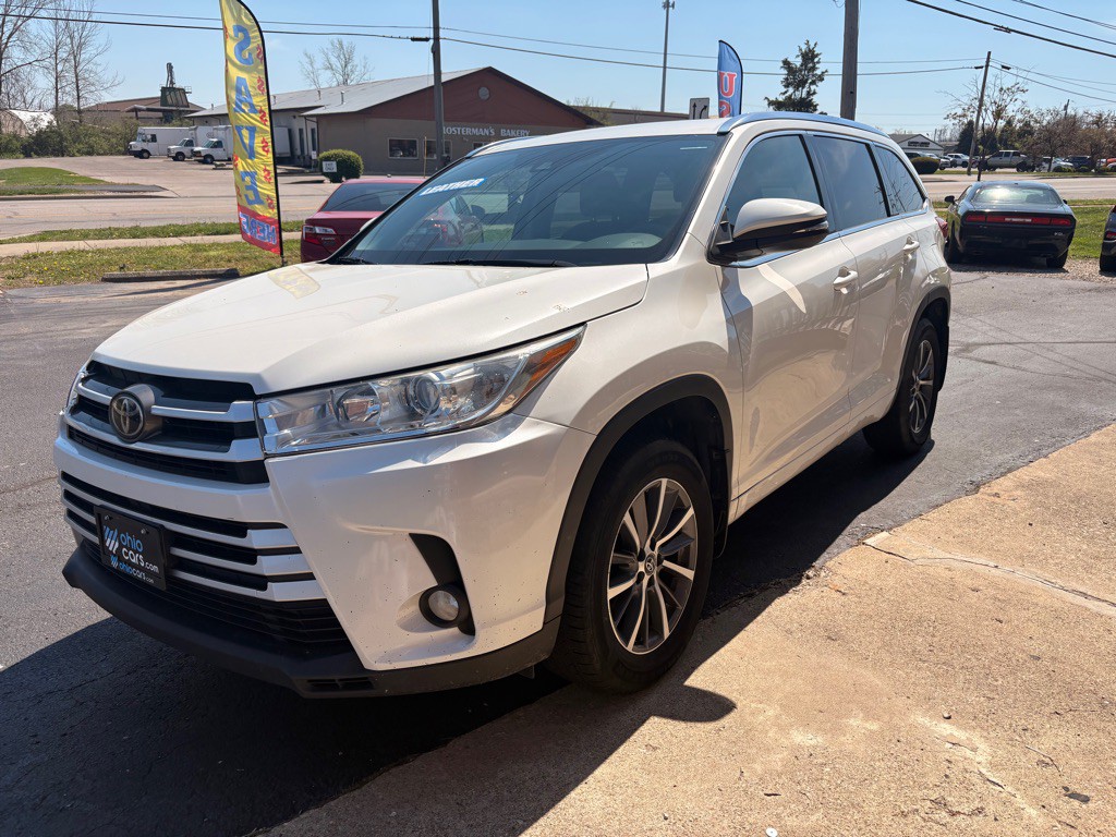 2017 Toyota Highlander Image 3