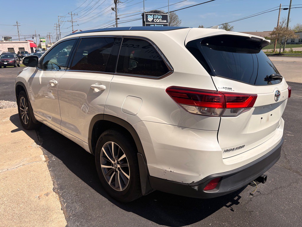 2017 Toyota Highlander Image 4