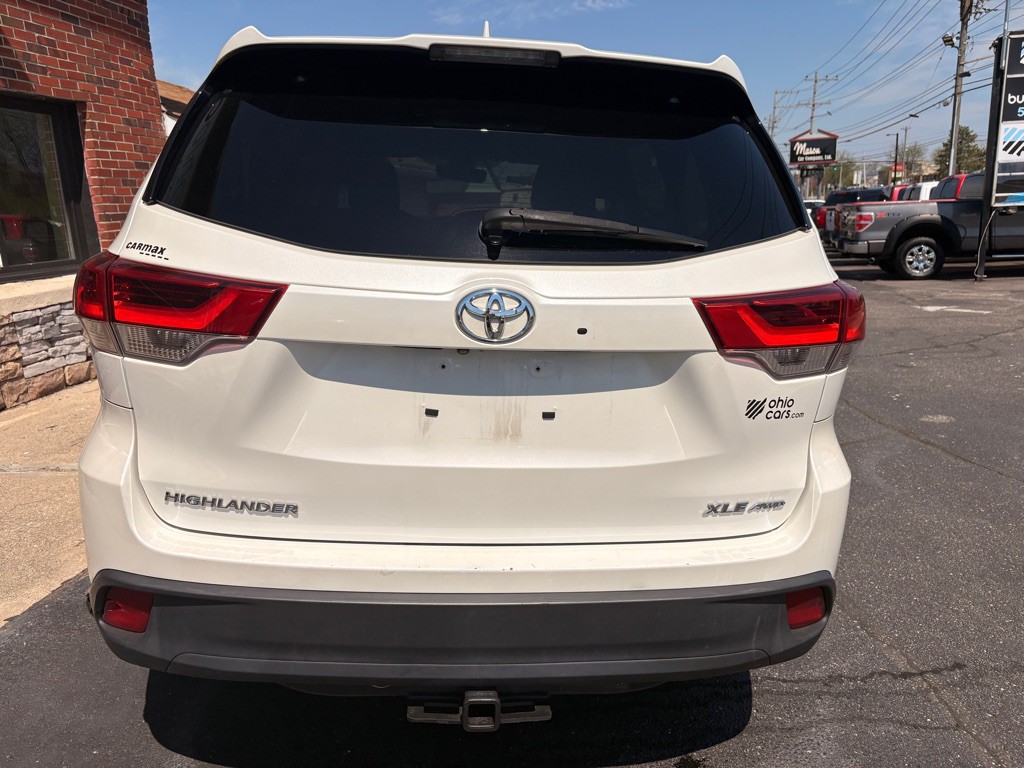 2017 Toyota Highlander Image 5