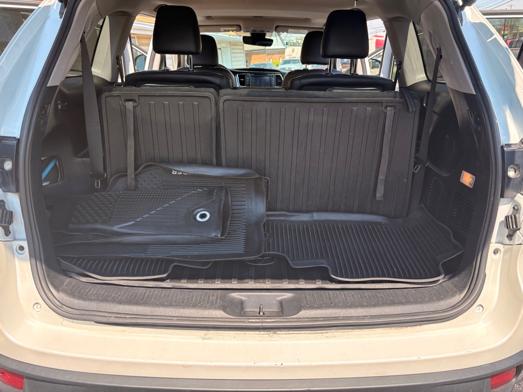 2017 Toyota Highlander Image 13