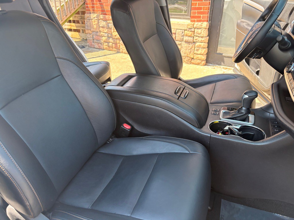 2017 Toyota Highlander Image 18