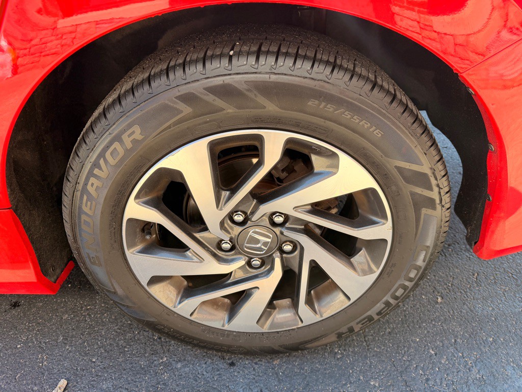 2016 Honda Civic Image 34