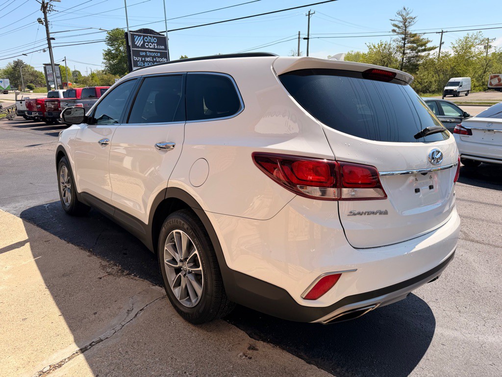2017 Hyundai Santa Fe Image 5