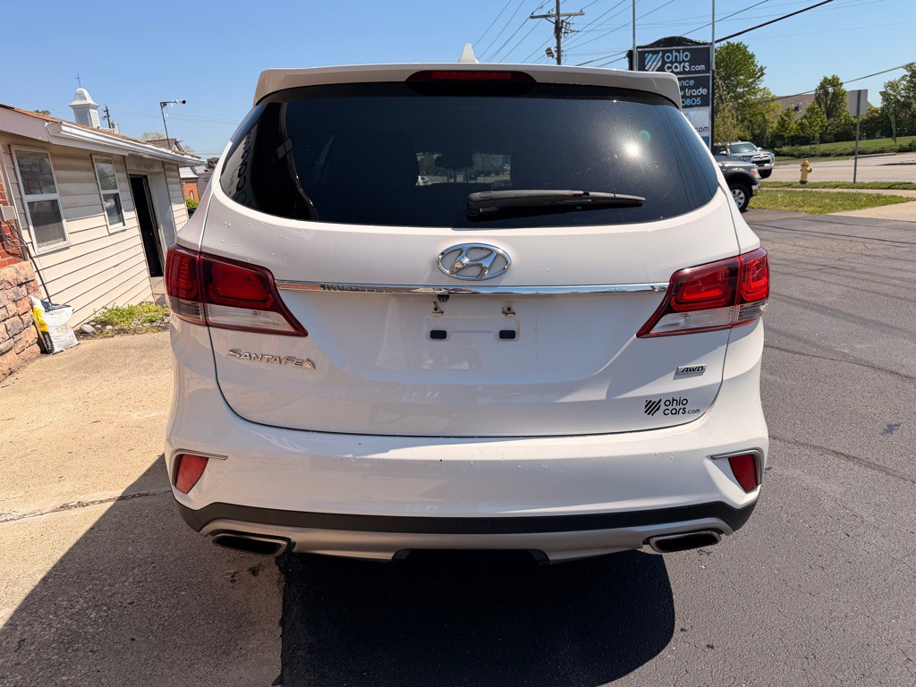 2017 Hyundai Santa Fe Image 6