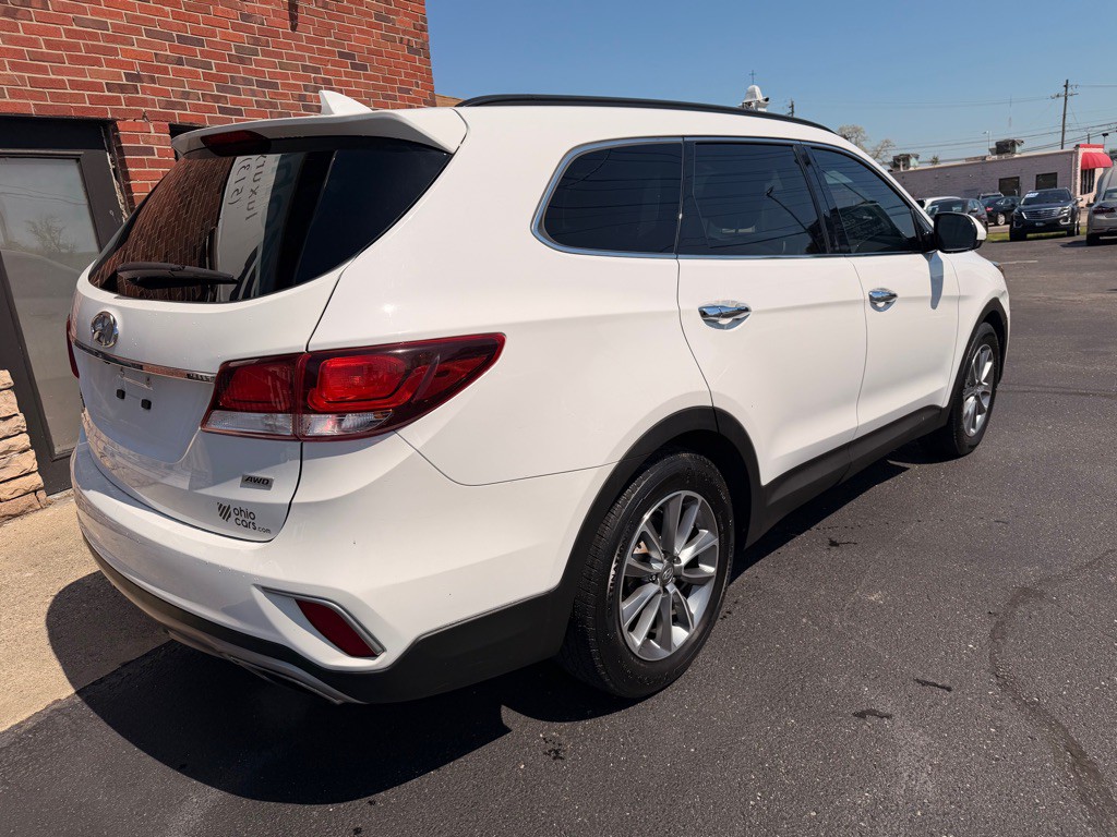 2017 Hyundai Santa Fe Image 7