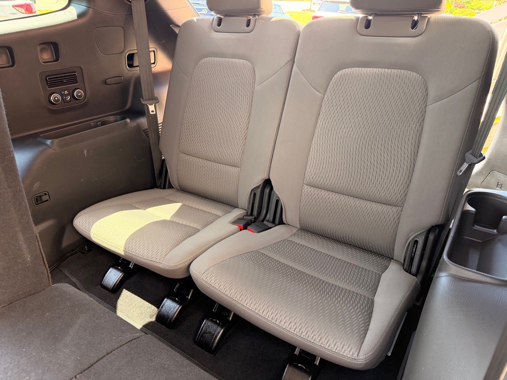 2017 Hyundai Santa Fe Image 14
