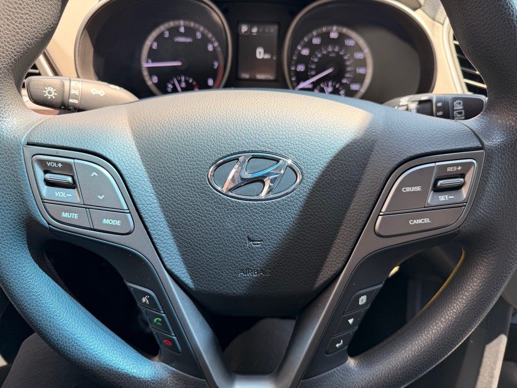 2017 Hyundai Santa Fe Image 26