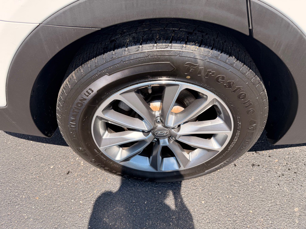 2017 Hyundai Santa Fe Image 35