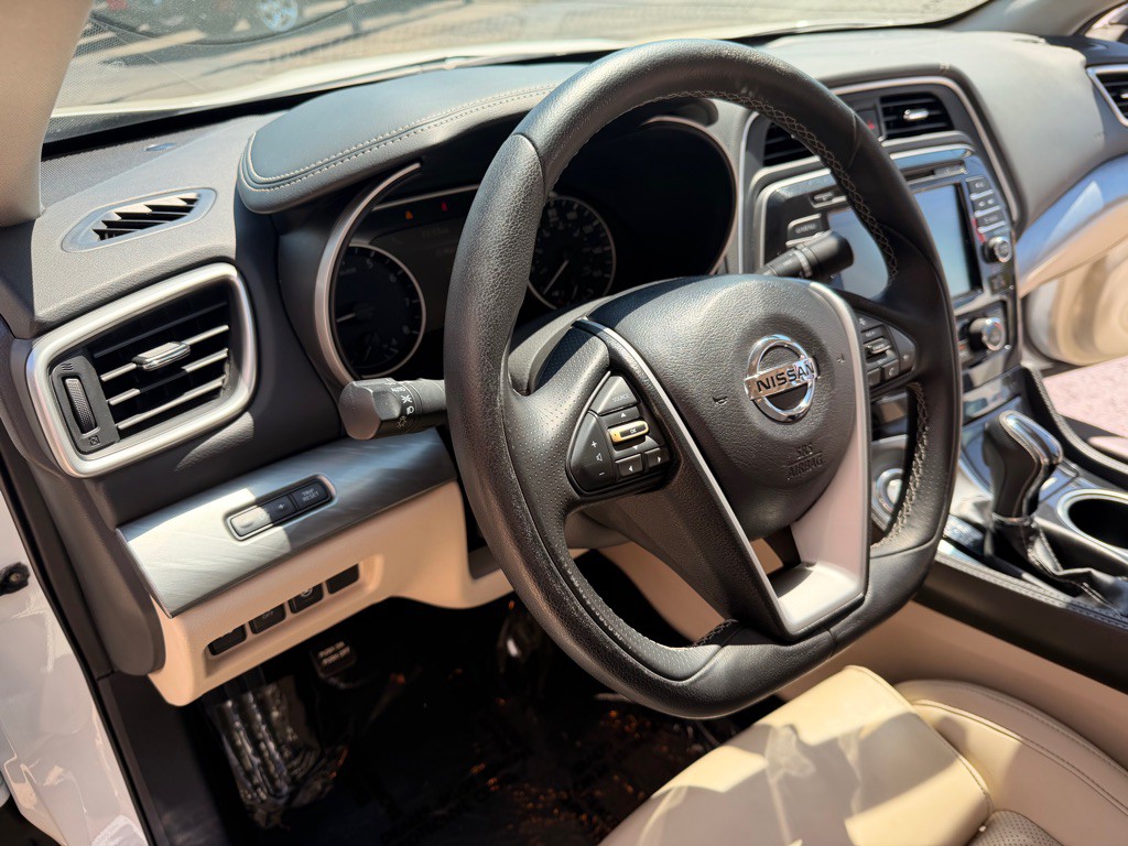 2017 Nissan Maxima Image 8