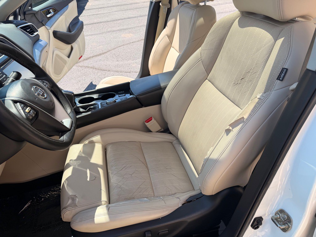 2017 Nissan Maxima Image 10