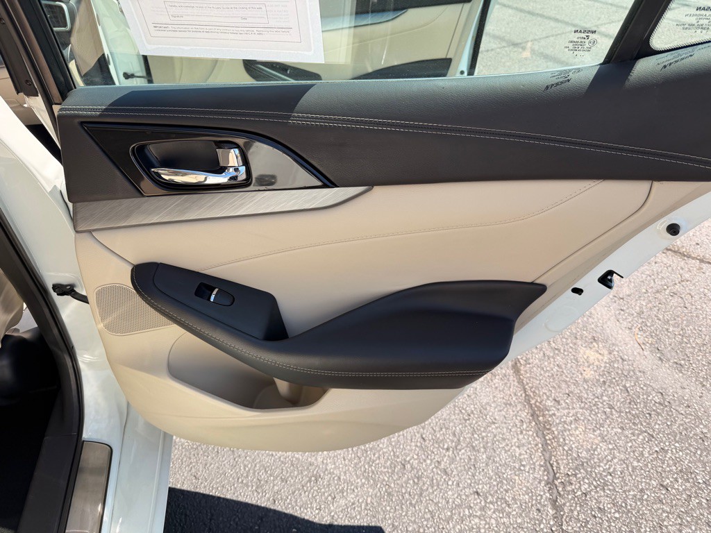 2017 Nissan Maxima Image 18