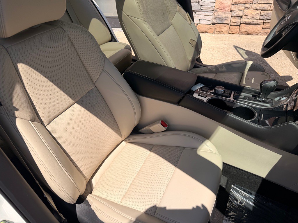 2017 Nissan Maxima Image 22