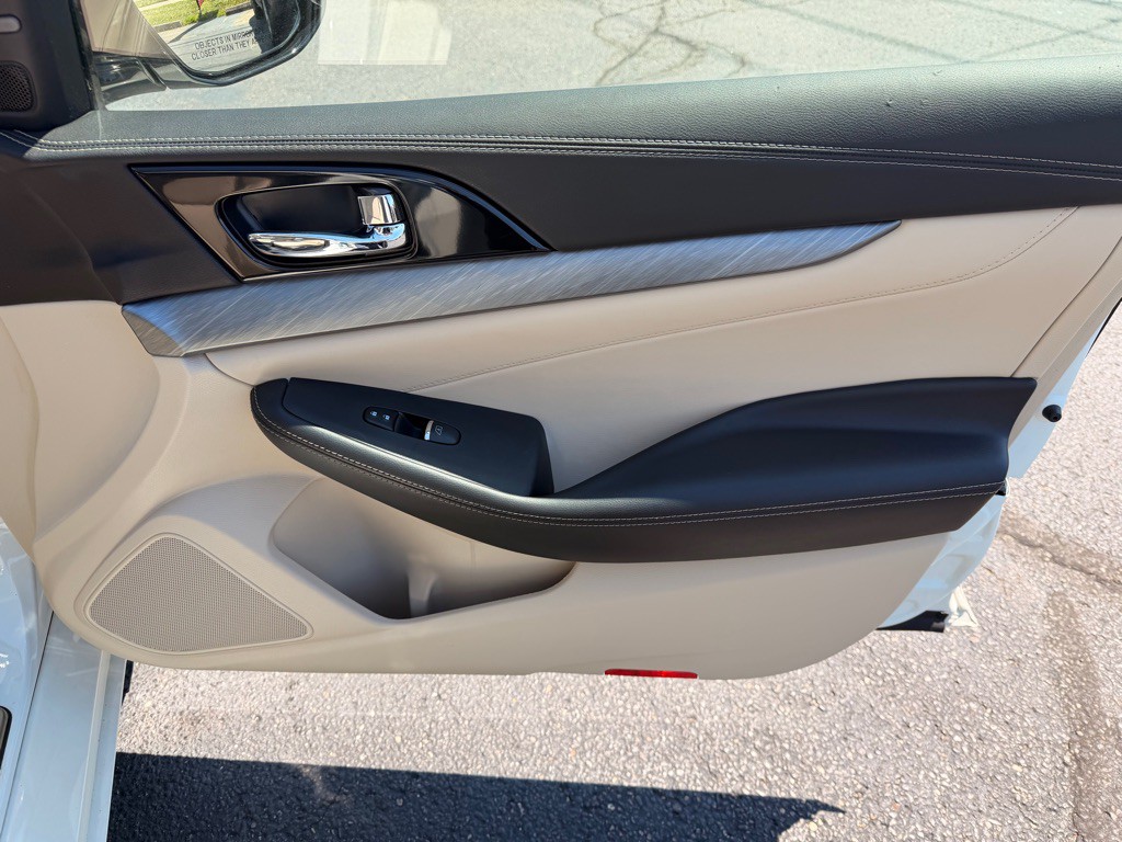 2017 Nissan Maxima Image 23