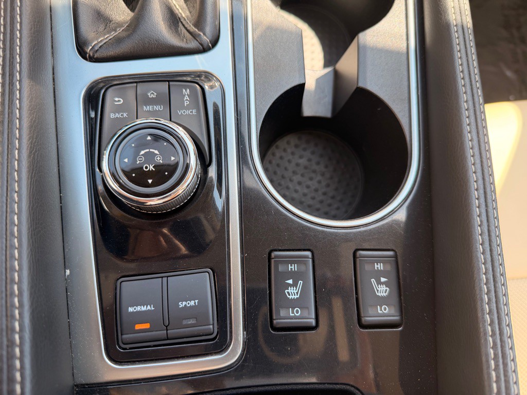 2017 Nissan Maxima Image 30