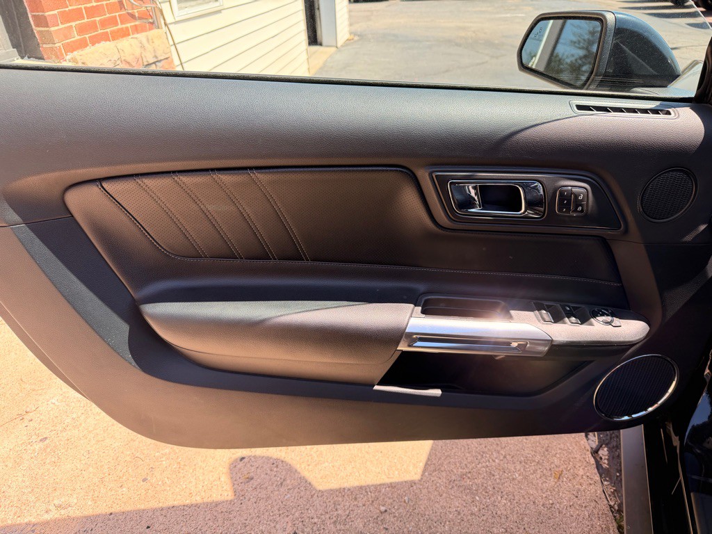 2016 Ford Mustang Image 12