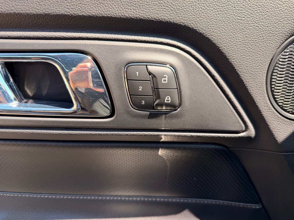 2016 Ford Mustang Image 28