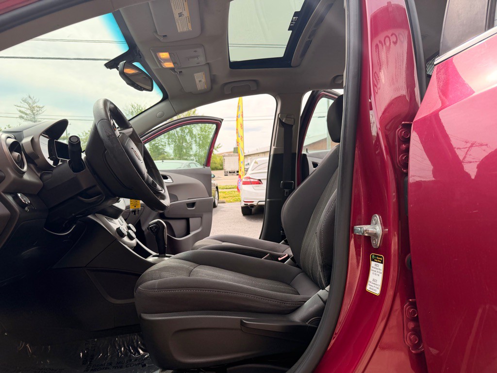 2014 Chevrolet Sonic Image 9