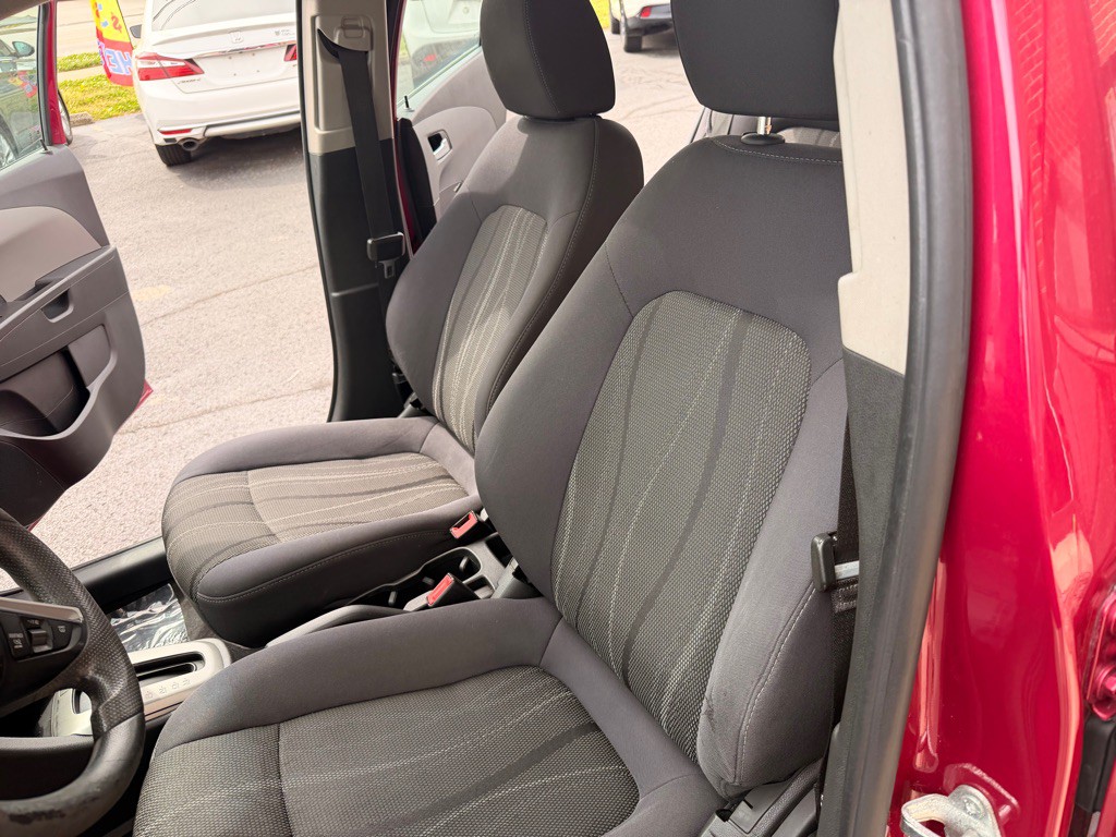 2014 Chevrolet Sonic Image 10