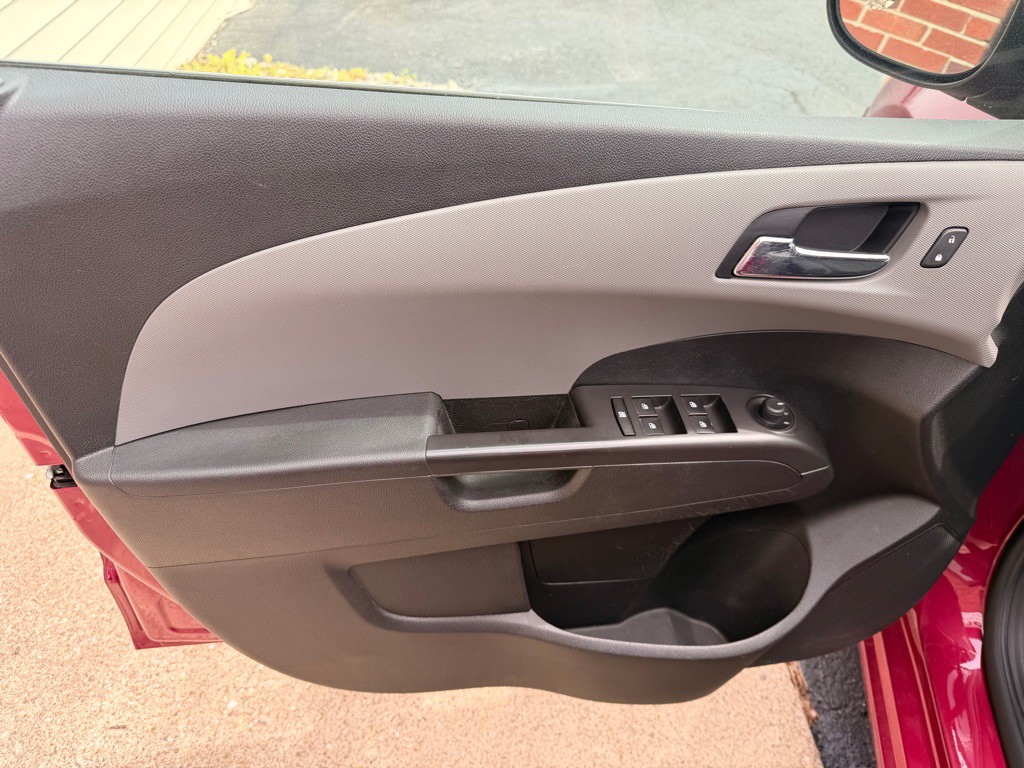 2014 Chevrolet Sonic Image 11