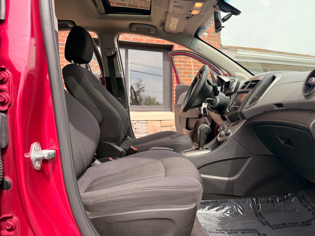 2014 Chevrolet Sonic Image 19