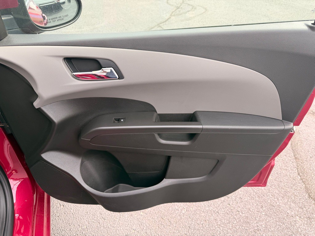 2014 Chevrolet Sonic Image 22