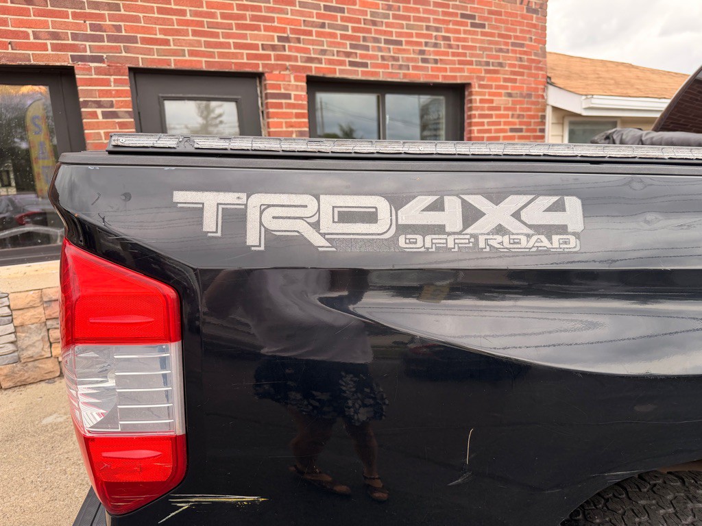 2015 Toyota Tundra Image 8