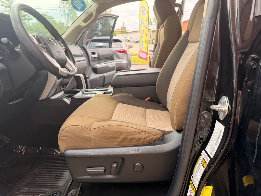 2015 Toyota Tundra Image 11