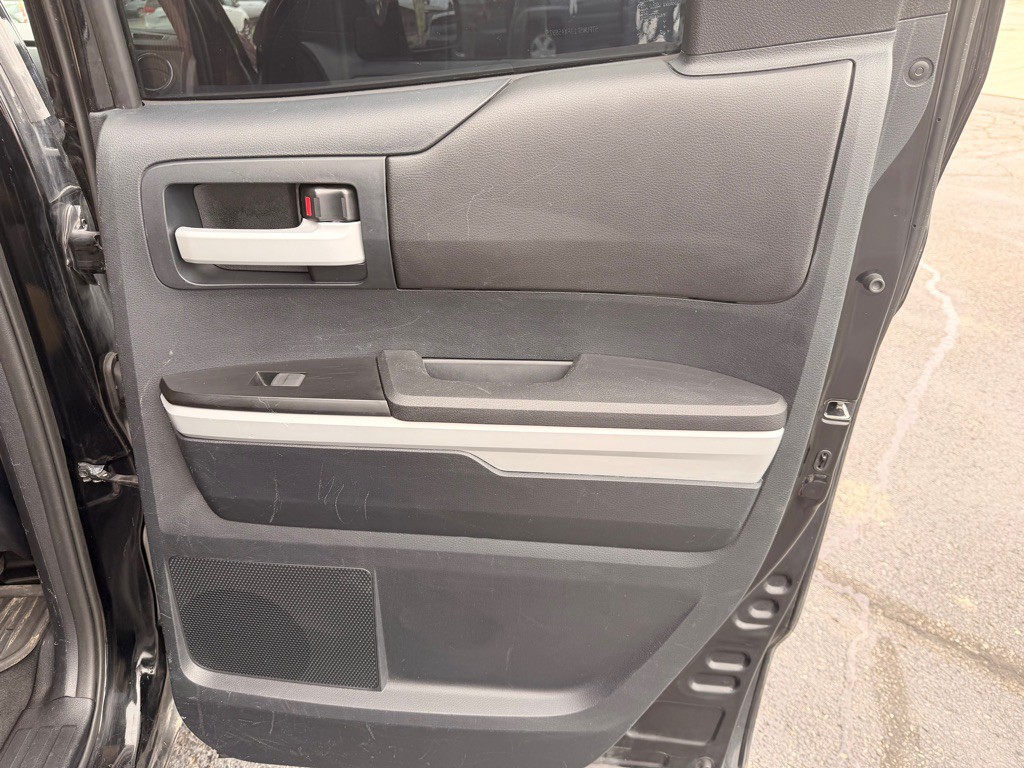 2015 Toyota Tundra Image 19