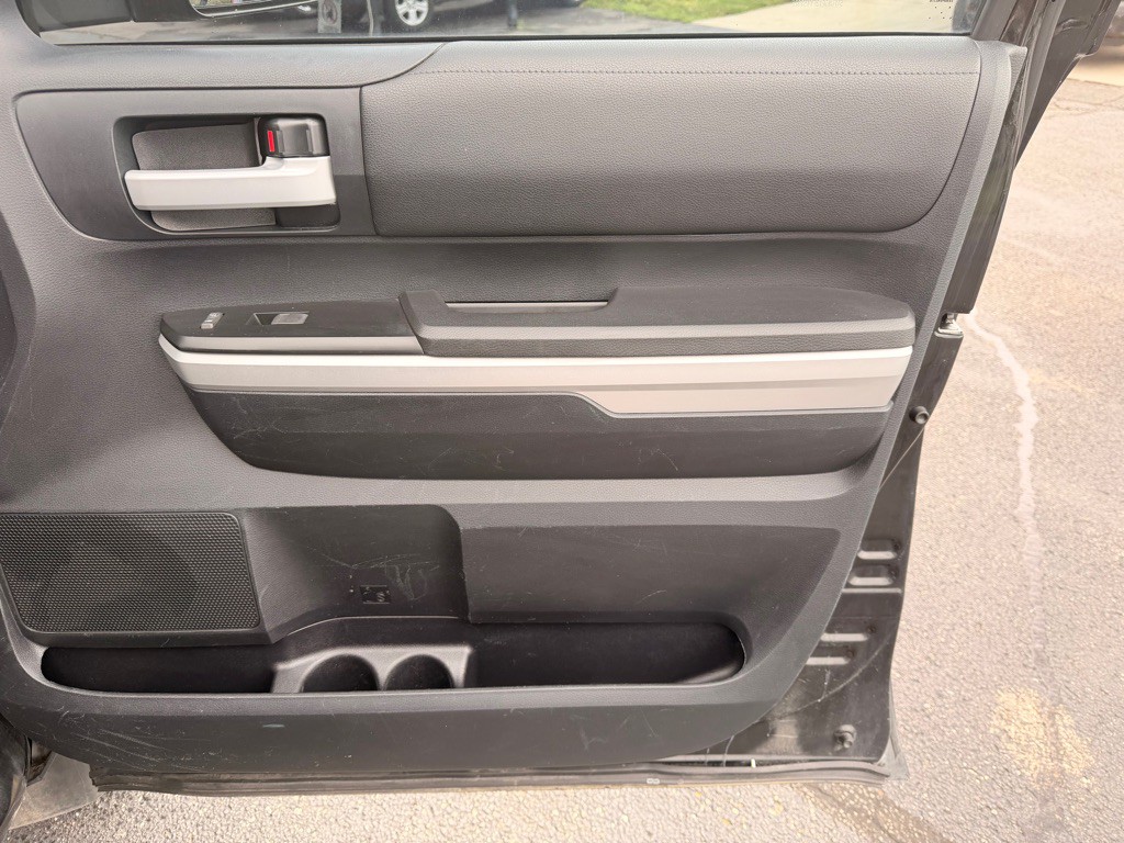 2015 Toyota Tundra Image 23