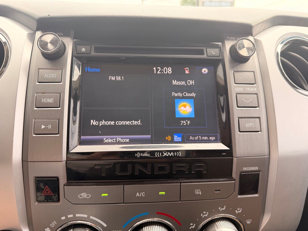 2015 Toyota Tundra Image 28