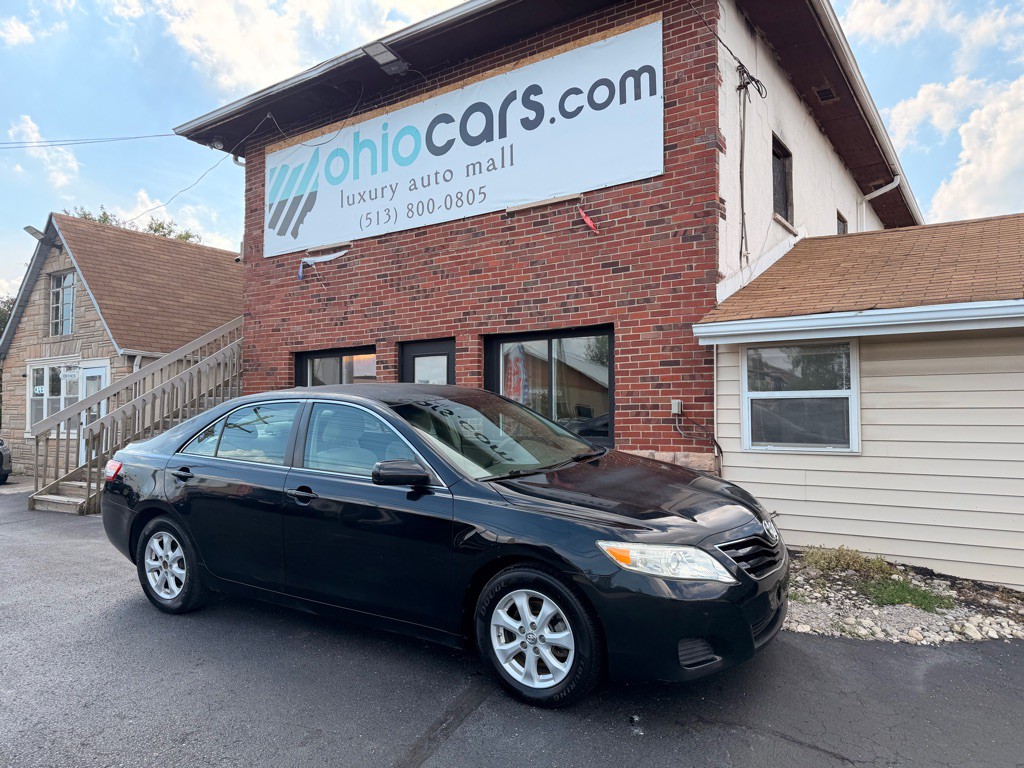 2011 Toyota Camry Image 1