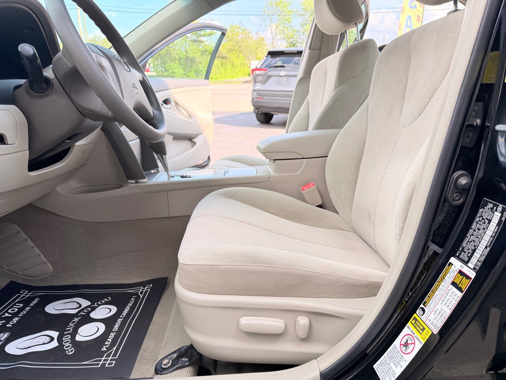 2011 Toyota Camry Image 9