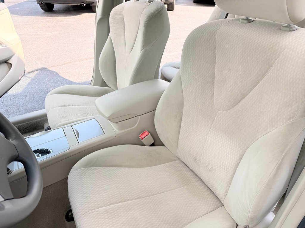 2011 Toyota Camry Image 10