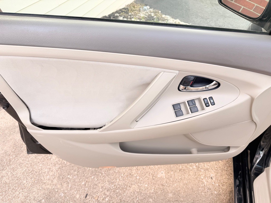 2011 Toyota Camry Image 11